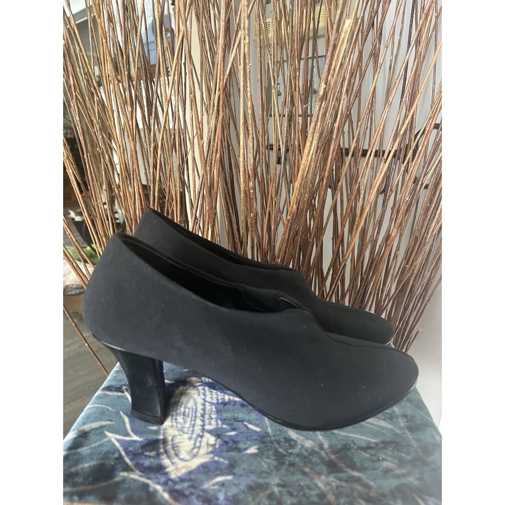 Minimalist Black Stretch Fabric Block Heel Pumps Made in Italy – Thierry Rabotin